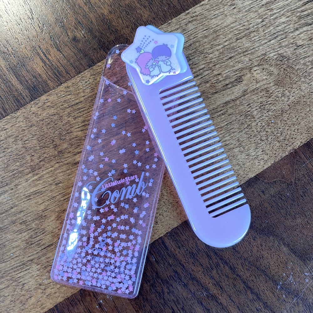 VINTAGE NEVER USED 1976 LITTLE TWIN STARS COMB - SO CUTE!!